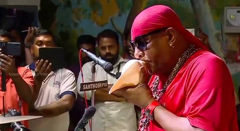 drummer-sivamani-at-sabarimala