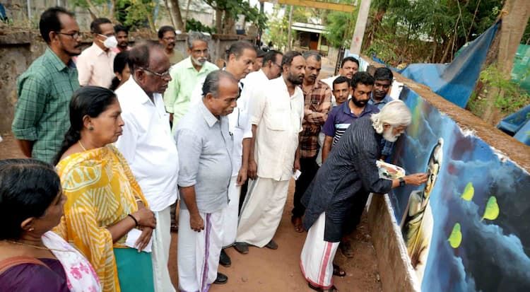 പാലയാട് ഗവ. ഹയര്‍ സെക്കണ്ടറി സ്കൂളില്‍ ചിത്രമതില്‍ തീർത്തു.