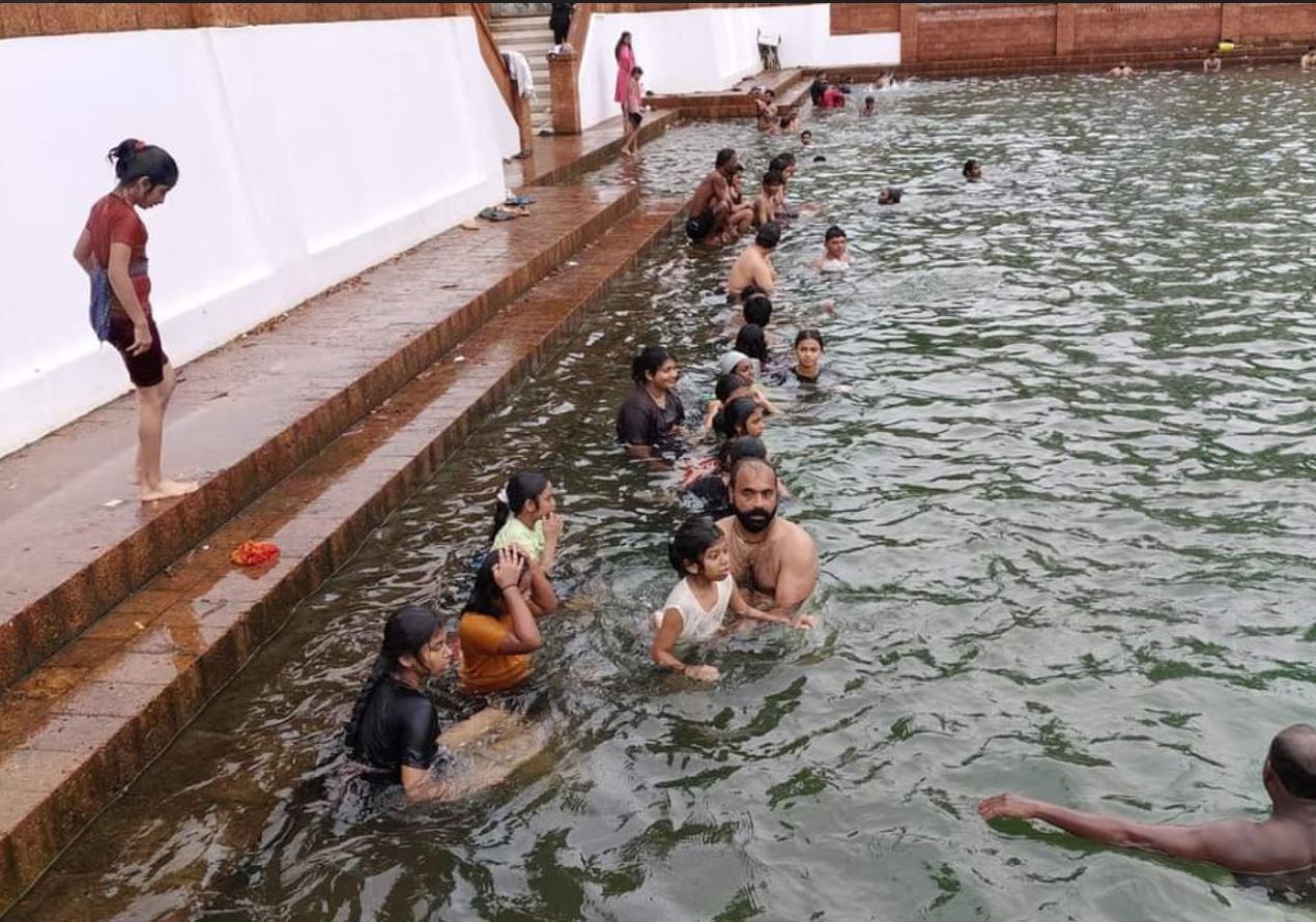 ജഗന്നാഥ ക്ഷേത്രക്കുളം നീന്തൽ പഠിതാക്കളുടെ ഇഷ്ടകേന്ദ്രം : ചാലക്കര പുരുഷു