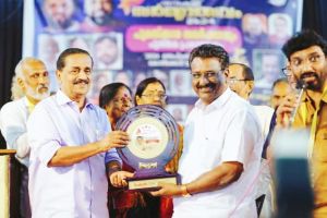 സാക്ഷിയുടെ 2024 ലെ സോഷ്യൽ പെർഫോമർ അവാർഡ് കരീം  പന്നിത്തടം ഏറ്റുവാങ്ങി