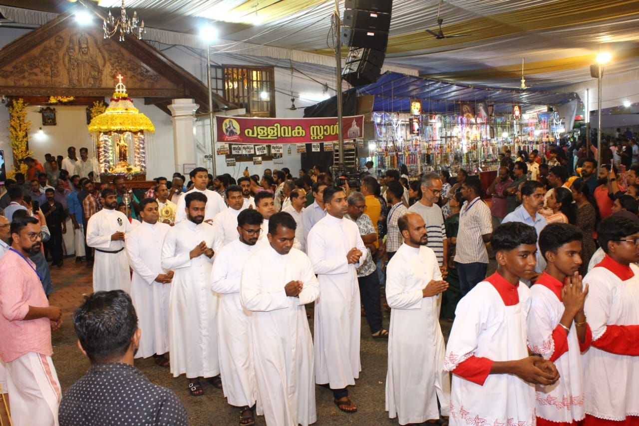 മഴ മാറിയതോടെ മയ്യഴിയിൽ ഇന്നലെ ഭക്ത ജന പ്രവാഹം