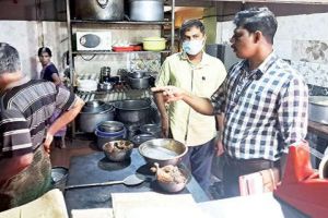 മാലിന്യം നിറഞ്ഞ അടുക്കള; ഹോട്ടൽ പൂട്ടിച്ച് ആരോഗ്യവകുപ്പ്