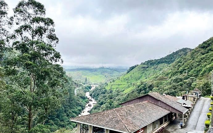 ശാന്തം, സുന്ദരം പോതമേട്