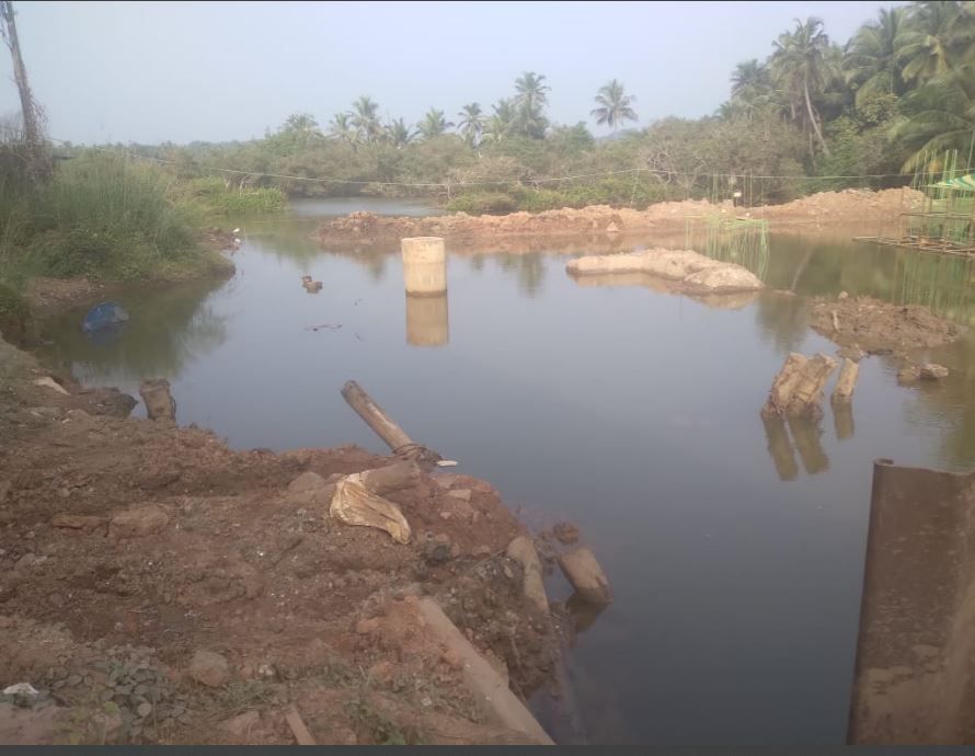 ഒഴുക്ക് തടയപ്പെടുന്നു; മയ്യഴിപ്പുഴ ഗതി മാറി ഒഴുകിയേക്കും ചാലക്കര പുരുഷു