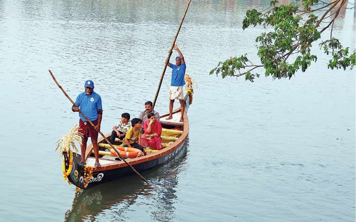 നിളയിൽ നീരാടാൻ 'നിള റാണി'യെത്തി