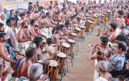 ചെണ്ടയിൽ താളവിസ്മയം തീർക്കാൻ ആറ് വയസ്സുകാരും 68 വയസ്സുകാരും