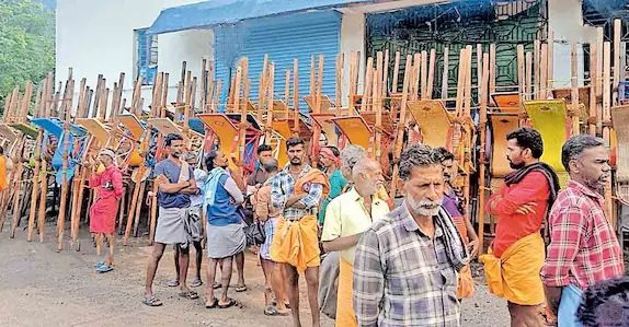 ‘ശബരിമല ആരാധനയ്ക്കുള്ള സ്ഥലം; ഇനി ആവർത്തിക്കരുത്’: ഡോളി സമരത്തെ വിമർശിച്ച് ഹൈക്കോടതി