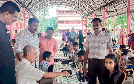 അദ്വൈതും സയാനും ഇന്റർ സ്‌കൂൾ ചെസ് ചാമ്പ്യന്മാർ