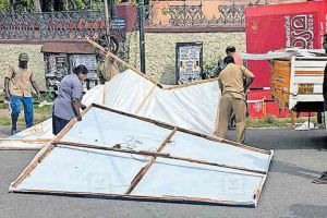 ‘കൂലിത്തല്ലുകാർ കാത്തിരിക്കട്ടെ, ശക്തി കാണാന്‍ പോകുന്നേയുള്ളൂ’: സർക്കാരിനെ അഭിനന്ദിച്ച് ഹൈക്കോടതി