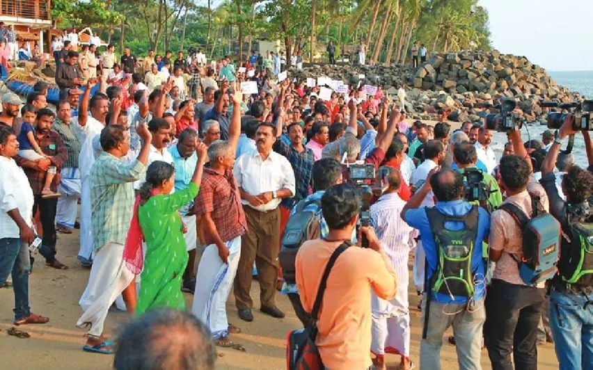 മുനമ്പത്തേത് വഖഫ് ഭൂമിയല്ല, ഇഷ്ട​ദാനം കിട്ടിയതെന്ന് ഫാറൂഖ് കോളേജ്; 'വില്‍ക്കാന്‍ അവകാശമുണ്ട്'