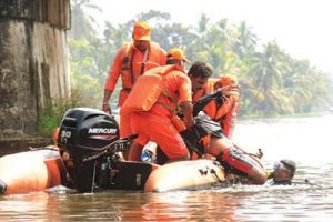 കുമരകത്ത് ആകാംക്ഷയുടെ വെള്ളപ്പൊക്കം; അറിവിന്റെ കരകയറ്റി മോക്ഡ്രിൽ