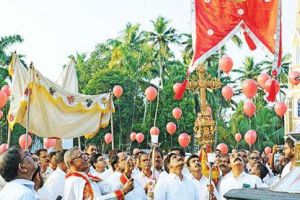 അരണാട്ടുകര പള്ളി തിരുനാൾ കൊടിയേറി