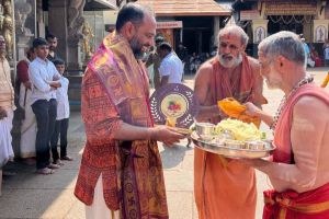 അക്ഷരദേവതയുടെ അക്ഷയാദരം !