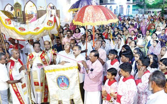 വൈക്കം ടൗൺ നടേൽപ്പള്ളിയിൽ തിരുനാളിന് കൊടിയേറി