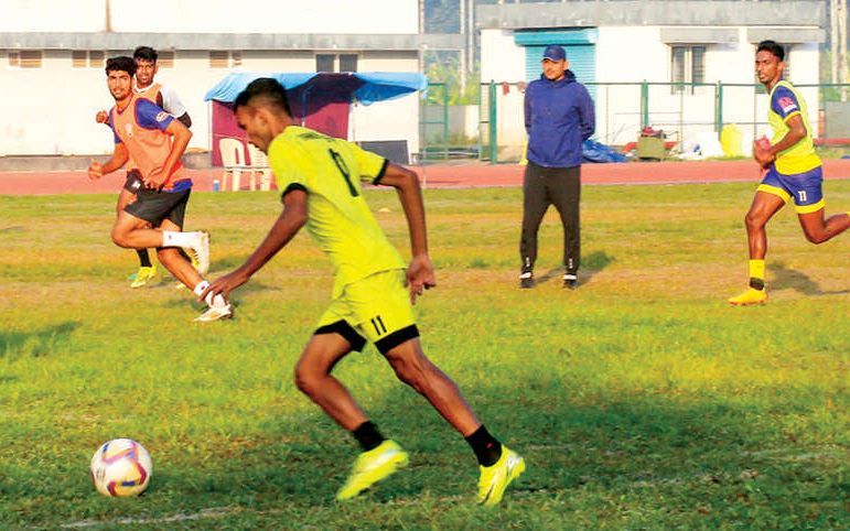 ദേശീയ ഗെയിംസ് ഫുട്ബോൾപുതുനിരയെ അണിനിരത്തി കേരളം