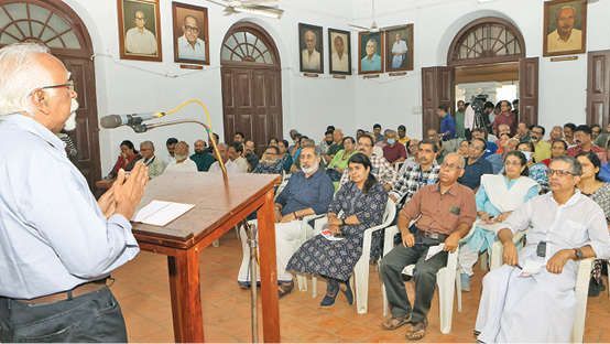 പ്രതീക്ഷ വെളിച്ചം കൊളുത്തിവെച്ച എഴുത്തുകളിൽ - കെ.ജി.എസ്