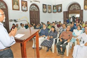 പ്രതീക്ഷ വെളിച്ചം കൊളുത്തിവെച്ച എഴുത്തുകളിൽ - കെ.ജി.എസ്