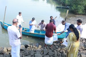 അഞ്ച് ലക്ഷം ചെമ്മീൻ ﻿കുഞ്ഞുങ്ങളെ നിക്ഷേപിച്ചു.