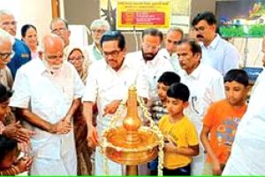 സംഘപരിവാറിനും കമ്യൂണിസ്റ്റ് പ്രസ്ഥാനങ്ങൾക്കും സ്വാതന്ത്ര്യസമരത്തിൽ പങ്കില്ലെന്ന് വി.എം. സുധീരൻ