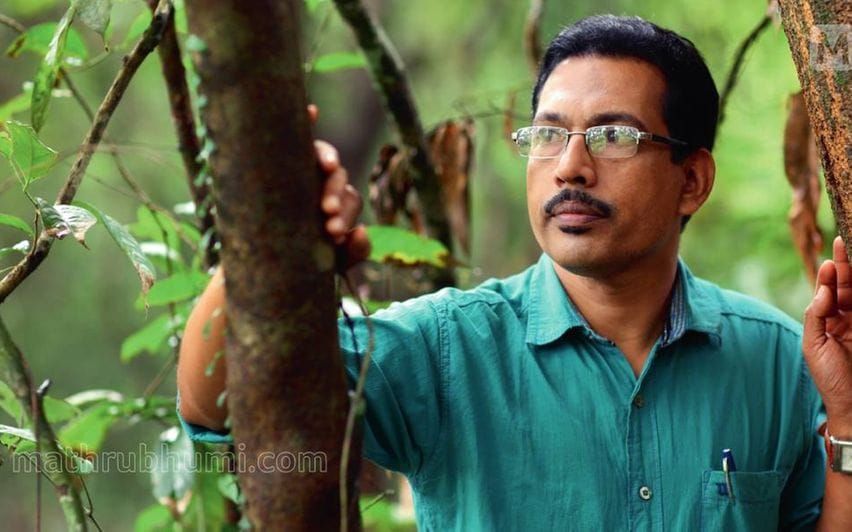 വീരാൻ കുട്ടിയുടെ  പ്രകൃതിയുടെ ഉള്ളെഴുത്ത് സത്യൻ മാടാക്കര -