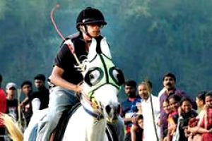 കല്ലൂർ പാടശേഖരത്തിൽ ആവേശക്കുളമ്പടി