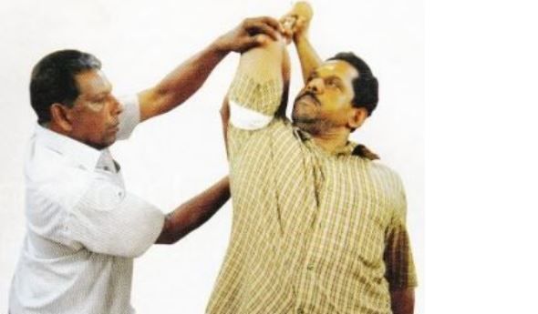 ഔഷധ രഹിത മർമ്മചികിത്സാ ക്യാമ്പ് വടകരയിൽ :  നേതൃത്വം മർമ്മഗുരു ഡോ .എ .കെ .പ്രകാശൻ ഗുരുക്കൾ