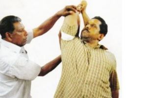 ഔഷധ രഹിത മർമ്മചികിത്സാ ക്യാമ്പ് വടകരയിൽ :  നേതൃത്വം മർമ്മഗുരു ഡോ .എ .കെ .പ്രകാശൻ ഗുരുക്കൾ