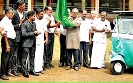 ഹൈബ്രിഡ് ഓട്ടോറിക്ഷയുമായി എംബിറ്റ്സ് വിദ്യാർഥികൾ