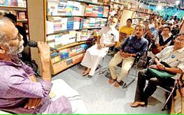 'പാവങ്ങൾ' ഉണ്ടാക്കിയത് അതിരില്ലാത്ത സ്വാധീനം-സുനിൽ പി. ഇളയിടം