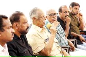 'കടൽ' സിനിമയാക്കാനാകാത്ത വിഷമം ജീവിതാവസാനം വരെ ഷാജിക്കുണ്ടായിരുന്നു -ടി. പത്മനാഭൻ