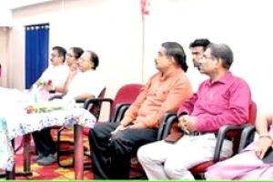 കളർകോട് അപകടം: മെഡിക്കൽ വിദ്യാർഥികളുടെ കുടുംബങ്ങൾക്ക് സഹായധനം കൈമാറി