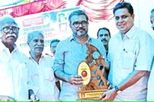 മൊയാരത്ത് ശങ്കരൻ സ്‌മാരക പുരസ്‌കാരം മന്ത്രി എം.ബി. രാജേഷ് ഏറ്റുവാങ്ങി