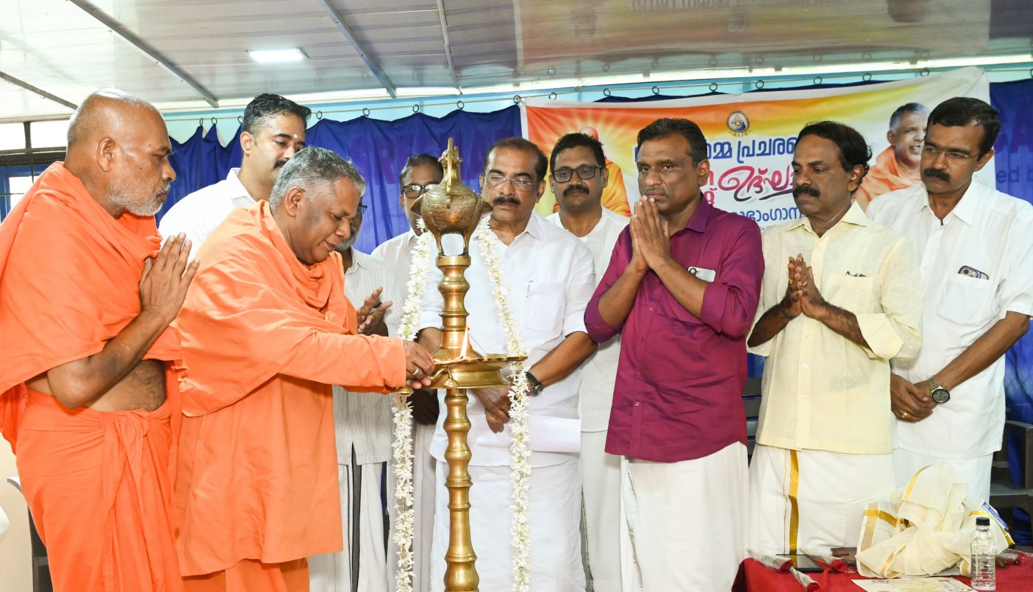 ആദ്ധ്യാത്മികതയെന്നത് ഭൗതികതയിൽ നിന്നുള്ള ഒളിച്ചോട്ടമല്ല: സ്വാമി ശുഭാംഗാനന്ദ
