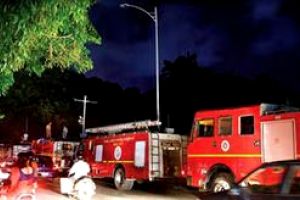 ഗതാഗതനിയന്ത്രണമേർപ്പെടുത്തി ഫയർ എൻജിനുകൾക്ക് പാതയൊരുക്കാൻ