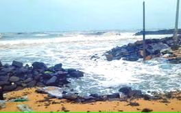 വെളിയത്താംപറമ്പ് കടവ് ബീച്ചിൽതാത്കാലിക പരിഹാരങ്ങൾക്ക് തുടക്കമായി