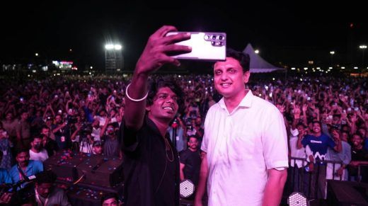 കോഴിക്കോട്ട് ഓണാഘോഷത്തിന് ‘വേടന്‍’; ചിത്രം പങ്കുവച്ച് മുഹമ്മദ് റിയാസ്