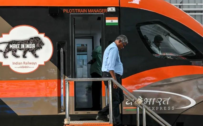 ആദ്യ സ്ലീപ്പർ വന്ദേഭാരത് എക്സ്പ്രസ് മുംബൈയിൽനിന്ന് ലഖ്‌നൗവിലേക്ക്; 1200 പേർക്ക് യാത്ര ചെയ്യാം
