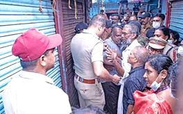 പാളയം മാർക്കറ്റ് നവീകരണം; കടകൾ പൊളിച്ച് കോർപ്പറേഷൻ