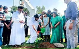 ഭൂമിയെ പച്ചപ്പണിയിക്കാൻ... പരിസ്ഥിതിദിനാചരണം