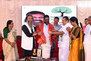 ഡെപ്യൂട്ടി സ്പീക്കർചിറ്റയം  ഗോപകുമാറിന് സ്നേഹപ്പച്ച'ജനമിത്ര' പുരസ്‌കാരംസമ്മാനിച്ചു.