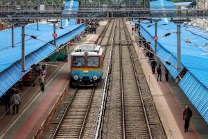 തീവണ്ടിയാത്രയിൽ ഇനി ആധാർ പരിശോധന കർശനം; വ്യാജ കാർഡ് ഉപയോഗിച്ചാൽ പിടിവീഴും