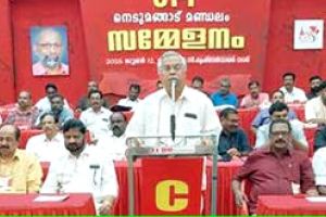 ഭാരതാംബയെ വിവാദമാക്കാൻ ശ്രമിക്കുന്നത് ഗവർണർ -ബിനോയ് വിശ്വം