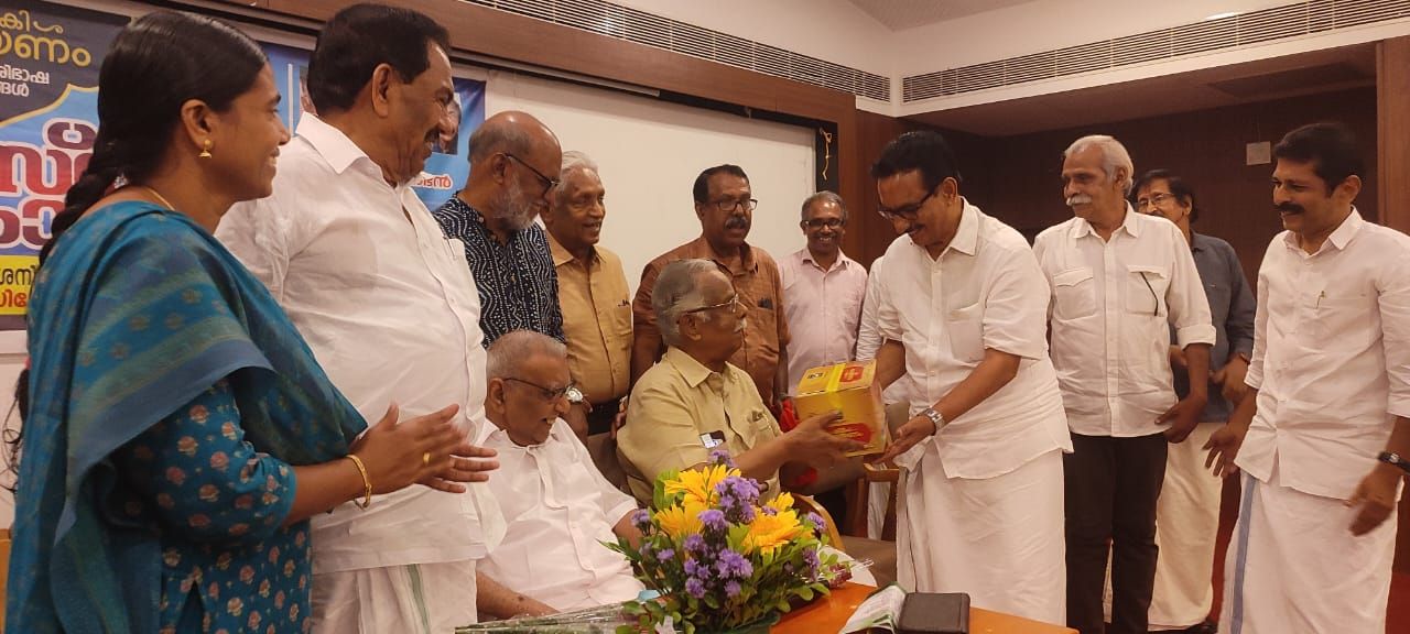 . ആ കാവ്യ നദിയുടെ പ്രവാഹം നിലച്ചു... :ചാലക്കര പുരുഷു