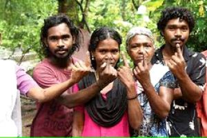 നിലമ്പൂരിൽ ആവേശത്തിര