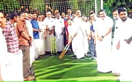 ഉമ്മൻചാണ്ടി ട്രോഫി കൗണ്ടി ക്രിക്കറ്റ് ലീഗ് തുടങ്ങി