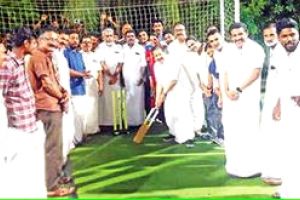 ഉമ്മൻചാണ്ടി ട്രോഫി കൗണ്ടി ക്രിക്കറ്റ് ലീഗ് തുടങ്ങി
