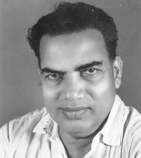 എ കെ ജിയെ കിട്ടിയിട്ടുണ്ട്. അറസ്റ്റ് ചെയ്യട്ടേ......? :ചാലക്കര പുരുഷു