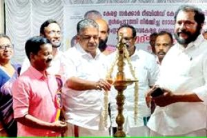 സർക്കാരിന്റെ വികസനപ്രവർത്തനങ്ങളെ നെഗറ്റീവായി കാണുന്നു -മന്ത്രി സജി ചെറിയാൻ