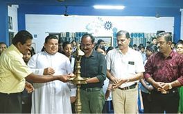 സഞ്ചരിക്കുന്ന ലൈബ്രറിയുമായി ചെമ്മലമറ്റം സ്കൂ‌ൾ