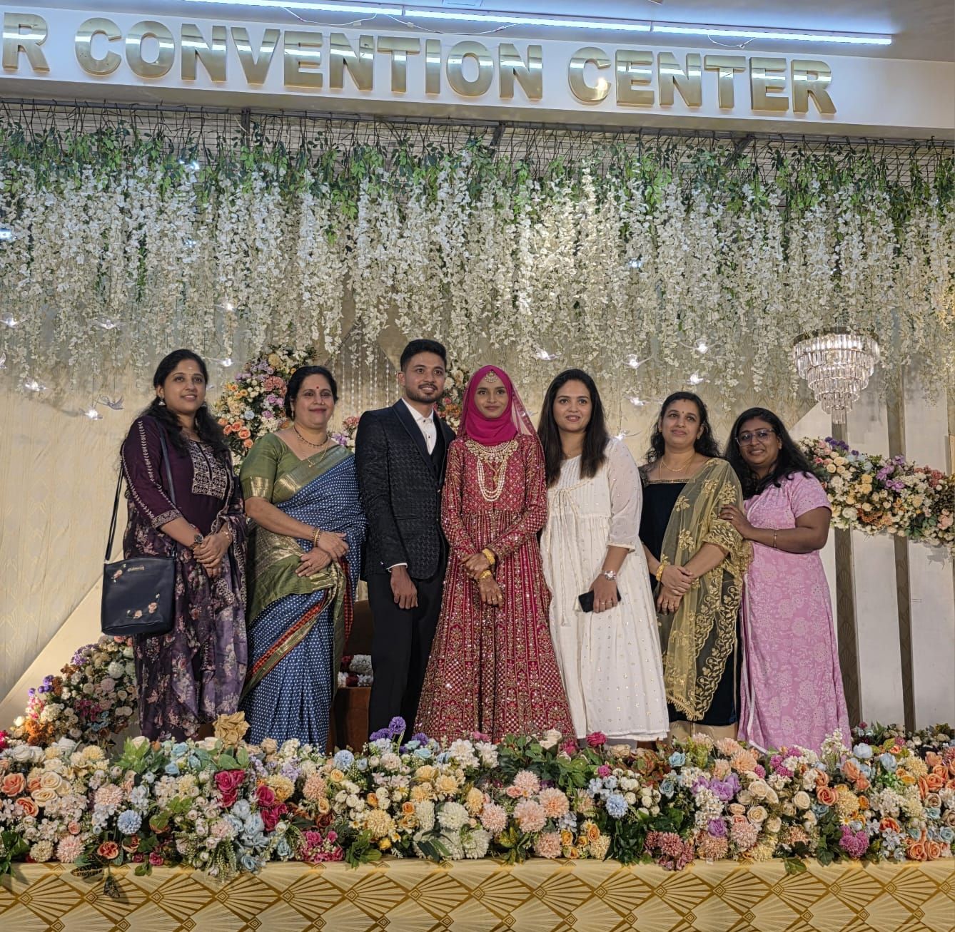 ശ്രീമതി. മീന അനിൽകുമാറും കുടുബവും വിവാഹച്ചടങ്ങിൽ